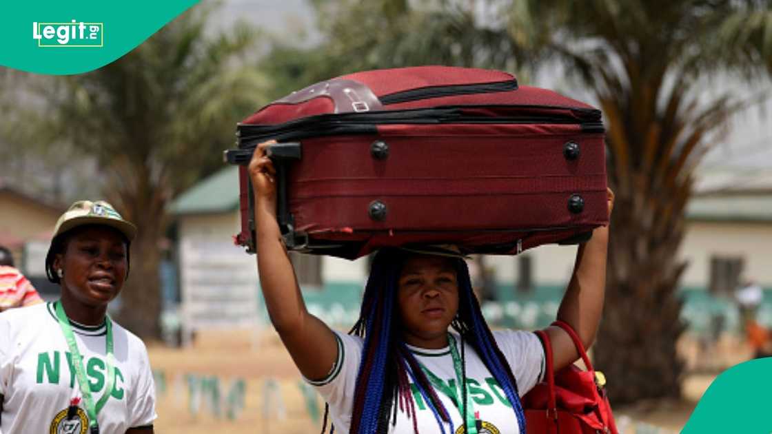 Yar NYSC mai yi wa kasa hidima Yar NYSC mai yi wa kasa hidima