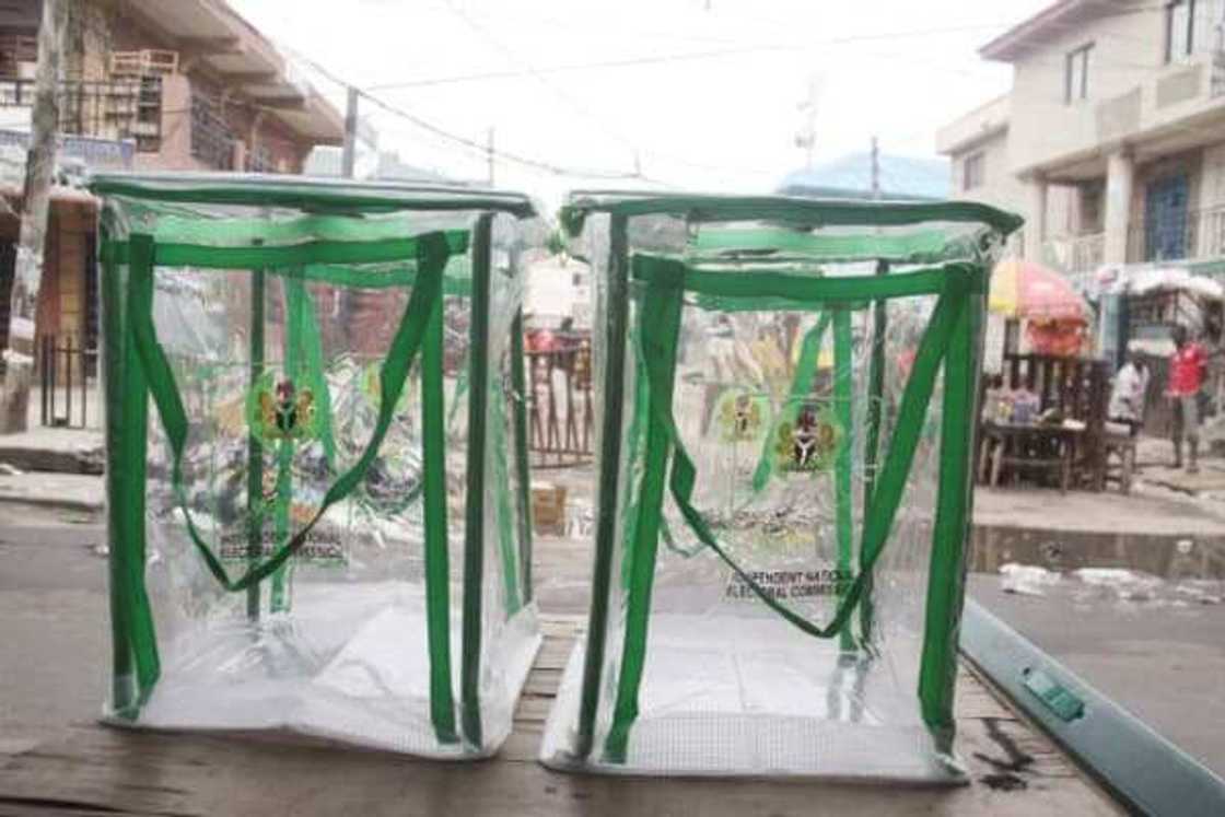 Akwatun zabe. Akwatun zabe.