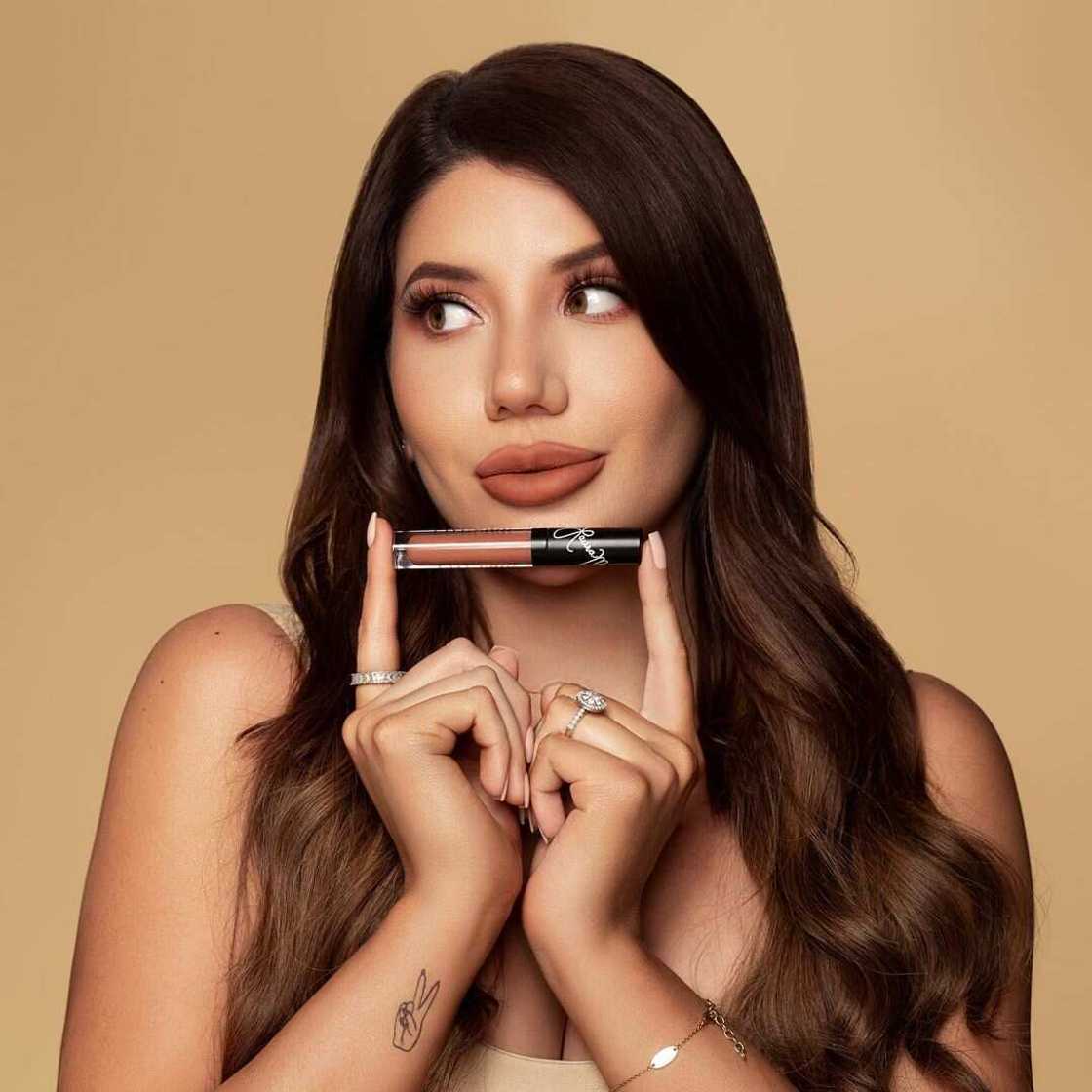 Laura Mellado Laura Mellado