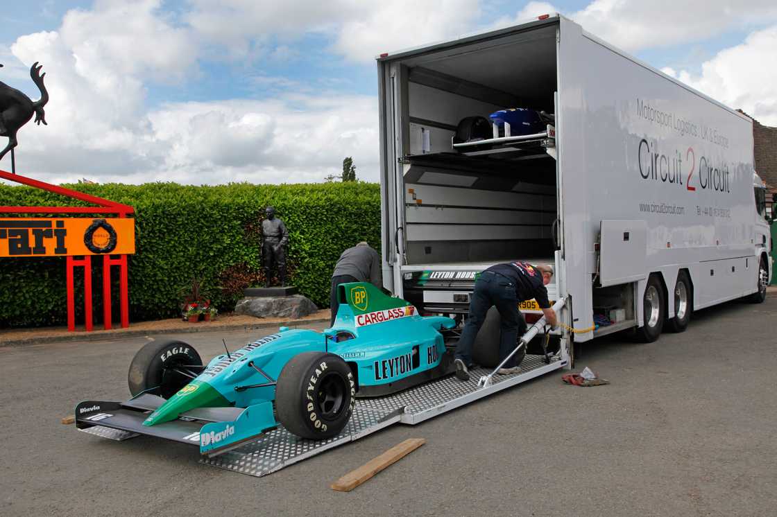 1xBet: The complex logistics between Formula 1 races