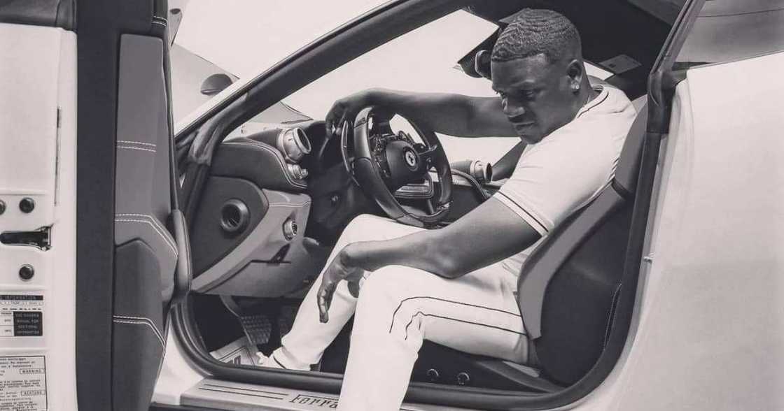 Akon’s White Range Rover Stolen While Fueling at Midnight in Atlanta, Police Recover It Following Day Akon’s White Range Rover Stolen While Fueling at Midnight in Atlanta, Police Recover It Following Day