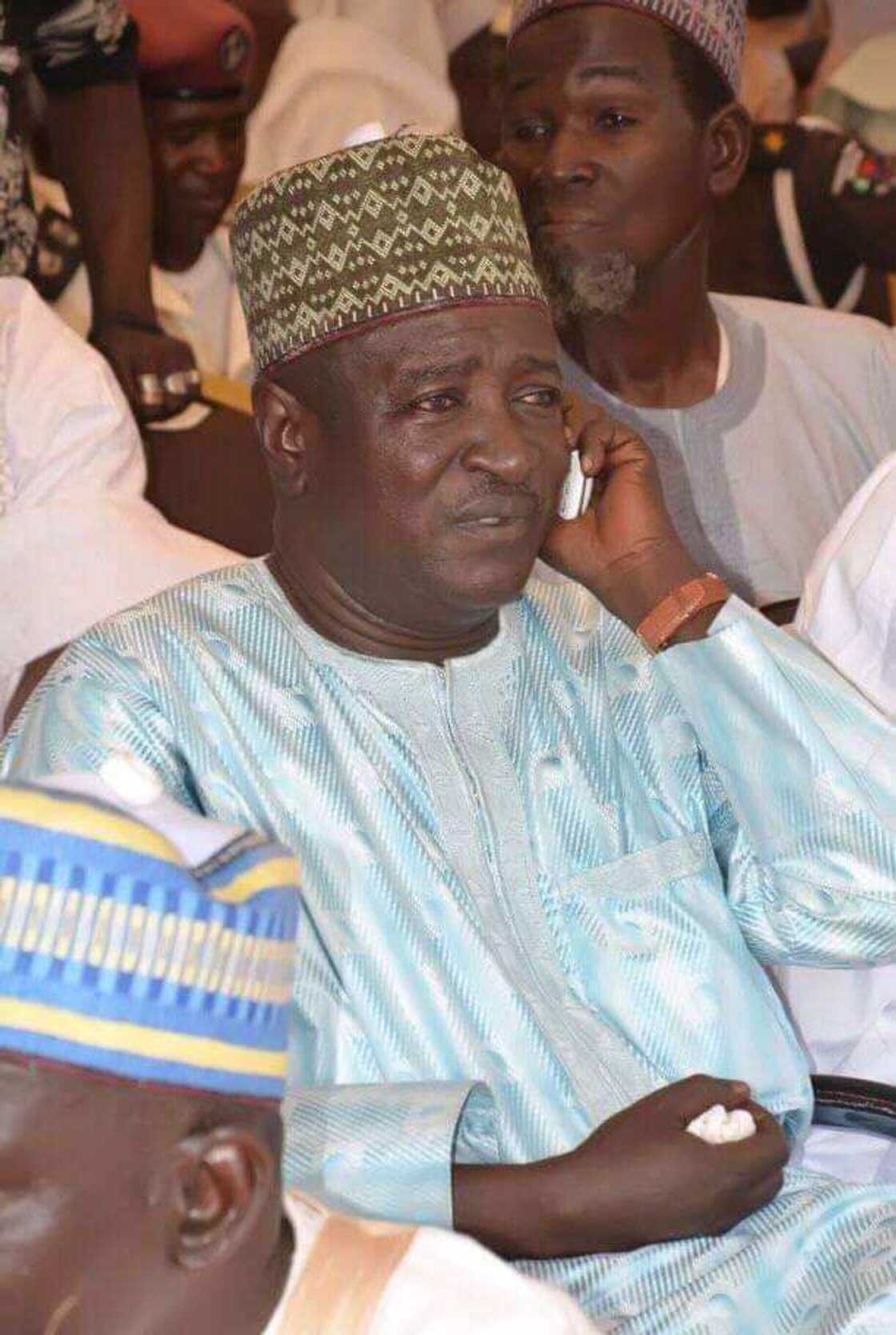 Gwamna Bagudu ya yi rashin shakikinsa Gwamna Bagudu ya yi rashin shakikinsa