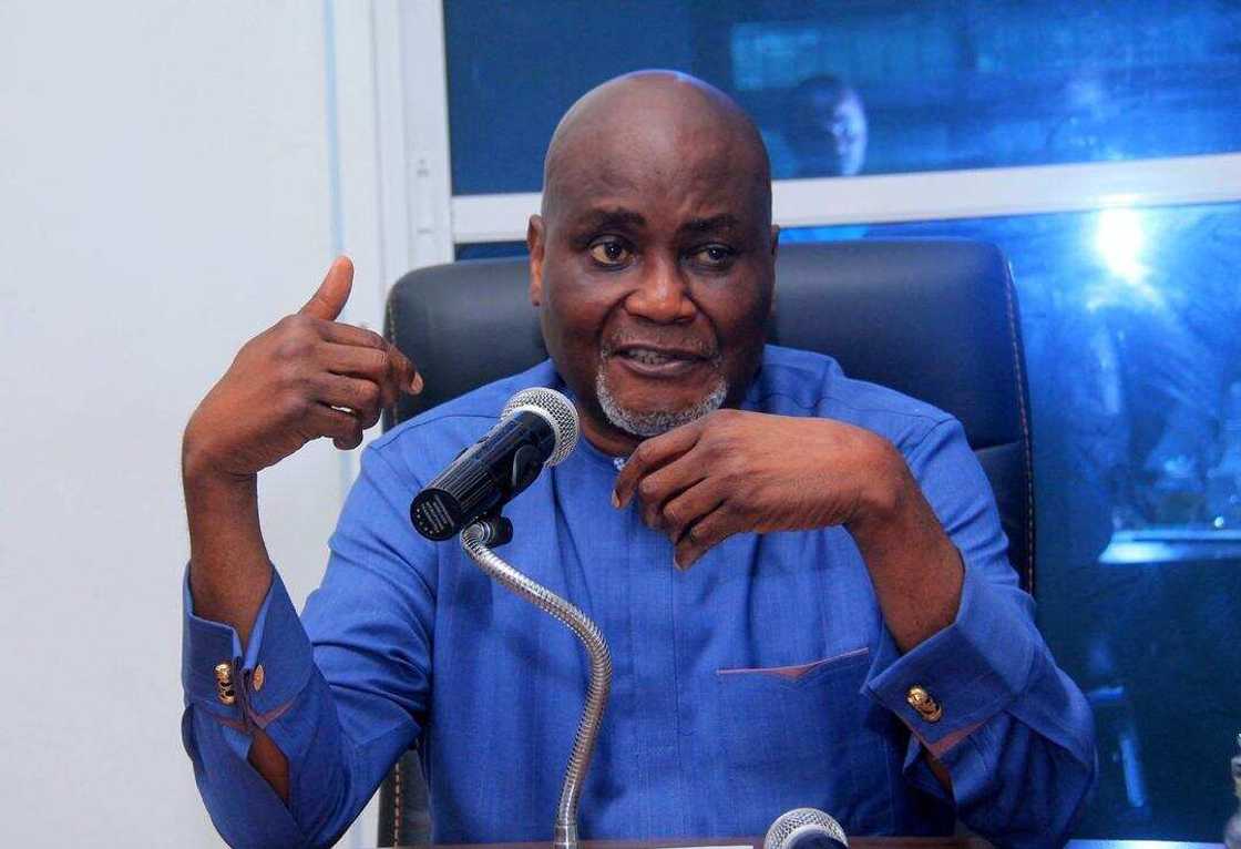 Yanzu-yanzu: Buhari ya sallami Charles Dokubo, ya nada sabon shugaban shirin Jin-kai Yanzu-yanzu: Buhari ya sallami Charles Dokubo, ya nada sabon shugaban shirin Jin-kai