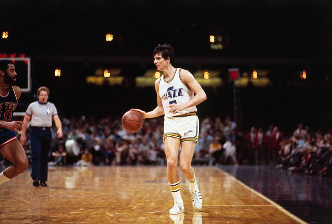 Pete Maravich in action in a past match Pete Maravich in action in a past match