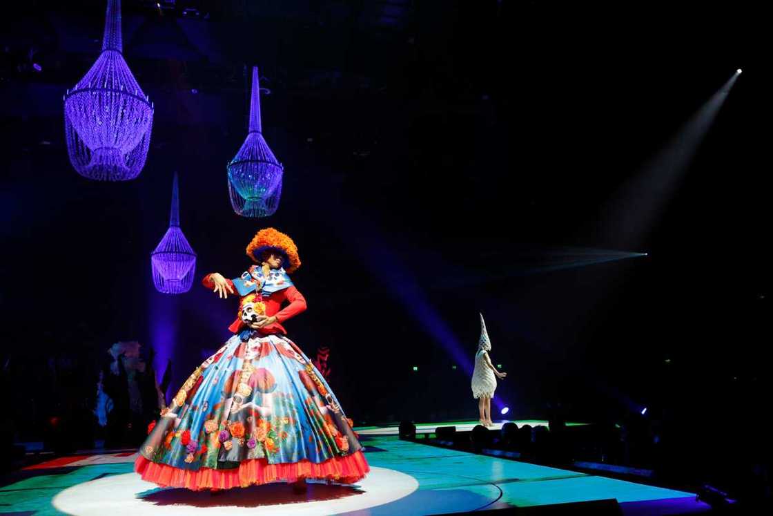 Avant-garde style Avant-garde style