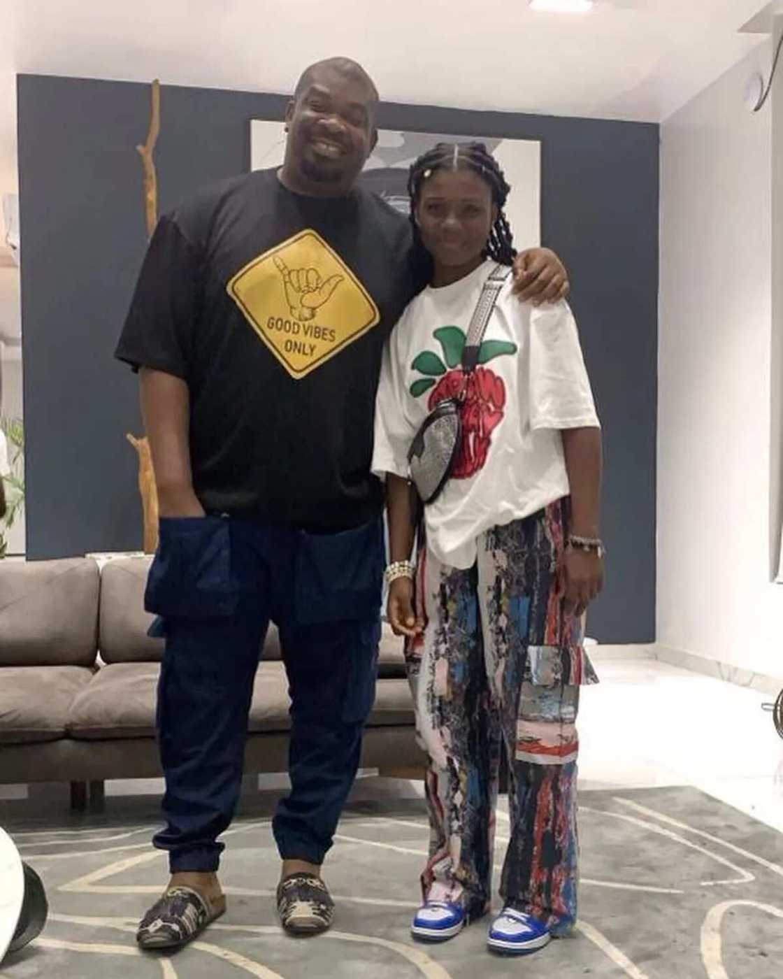 who signed Salle who signed Salle