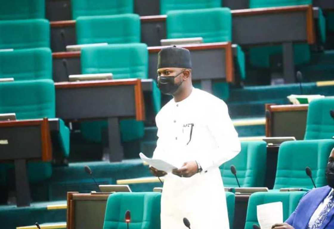 Dan majalisa ya yi kira a rushe majalisar dattawa saboda wasu dalilai Dan majalisa ya yi kira a rushe majalisar dattawa saboda wasu dalilai