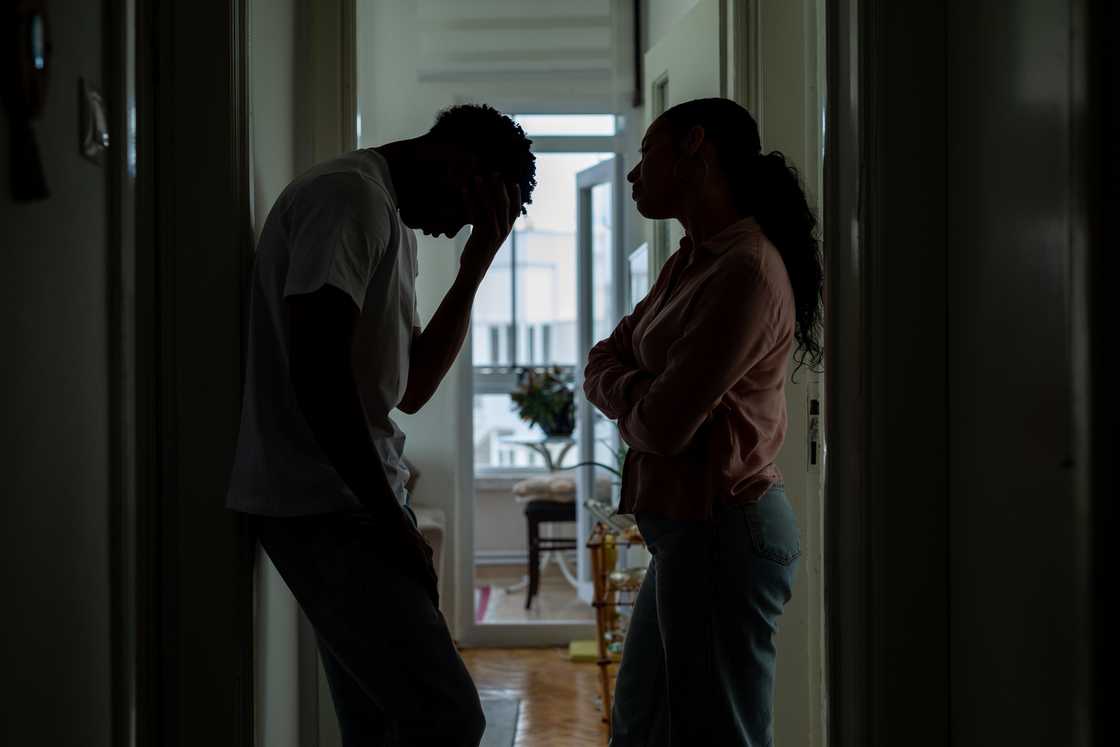 Novels Black couple arguing Novels Black couple arguing