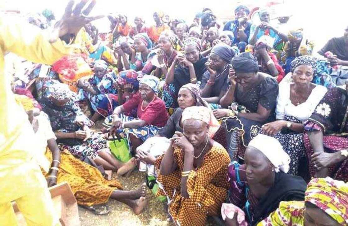 Da Ɗuminsa: Ban manta da ragowar Yan matan Chibok dake hannun Yan Boko Haram ba, Inji shugaba Buhari Da Ɗuminsa: Ban manta da ragowar Yan matan Chibok dake hannun Yan Boko Haram ba, Inji shugaba Buhari