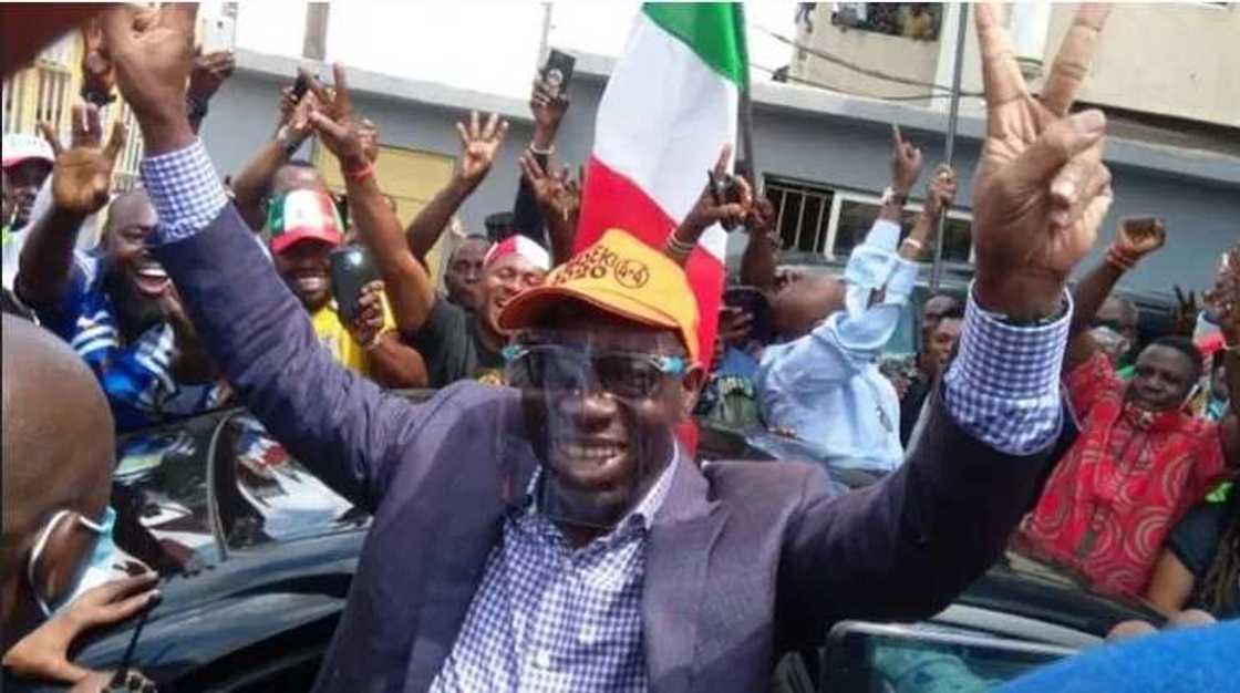 Alleged forgery: Obaseki graduated in 1979, says UI as varsity presents governor's certificate Alleged forgery: Obaseki graduated in 1979, says UI as varsity presents governor's certificate
