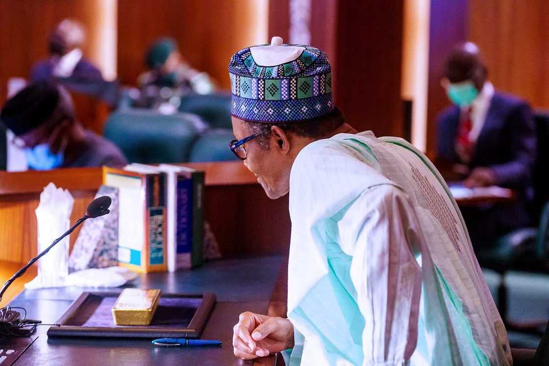 Yanzu: Shugaba Buhari ya kaddamar da cinikayyar gwal, mutane 250,000 zasu samu aiki Yanzu: Shugaba Buhari ya kaddamar da cinikayyar gwal, mutane 250,000 zasu samu aiki