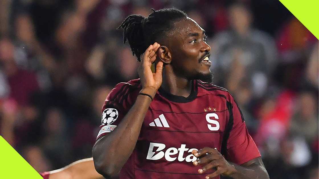 Victor Olatunji celebrates for Sparta Praha