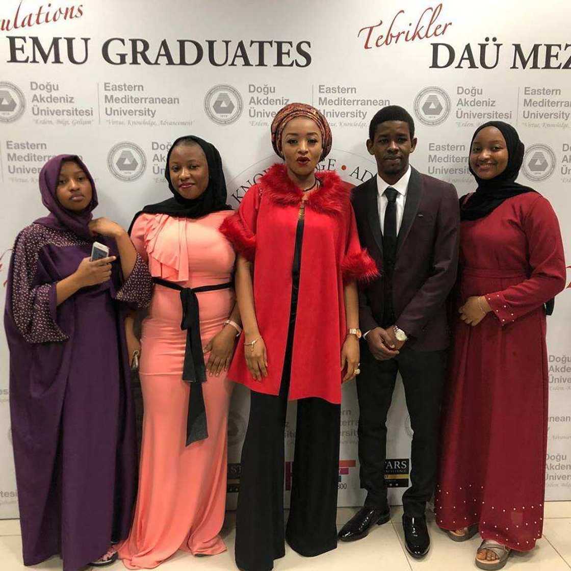 Barka: Rahama Sadau ta kammala karatun digiri a wata jami’ar kasar waje (Hotuna) Barka: Rahama Sadau ta kammala karatun digiri a wata jami’ar kasar waje (Hotuna)