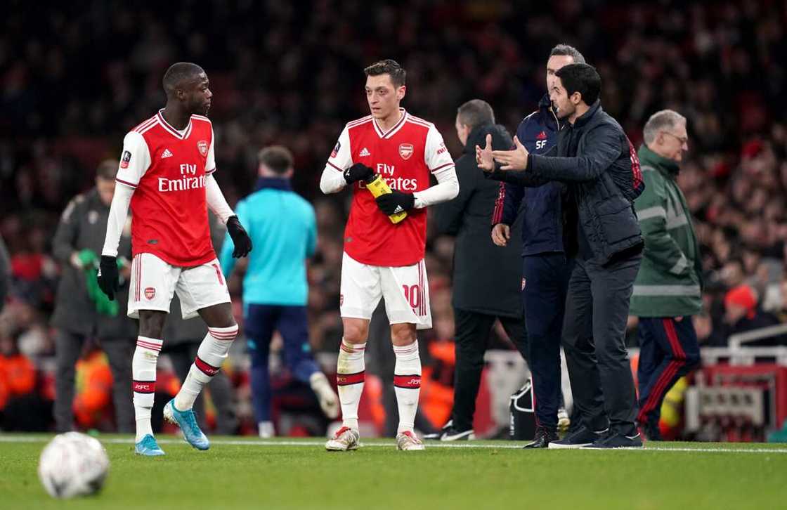 Mesut Ozil: Paul Merson tells Arteta to apologize to the German footballer