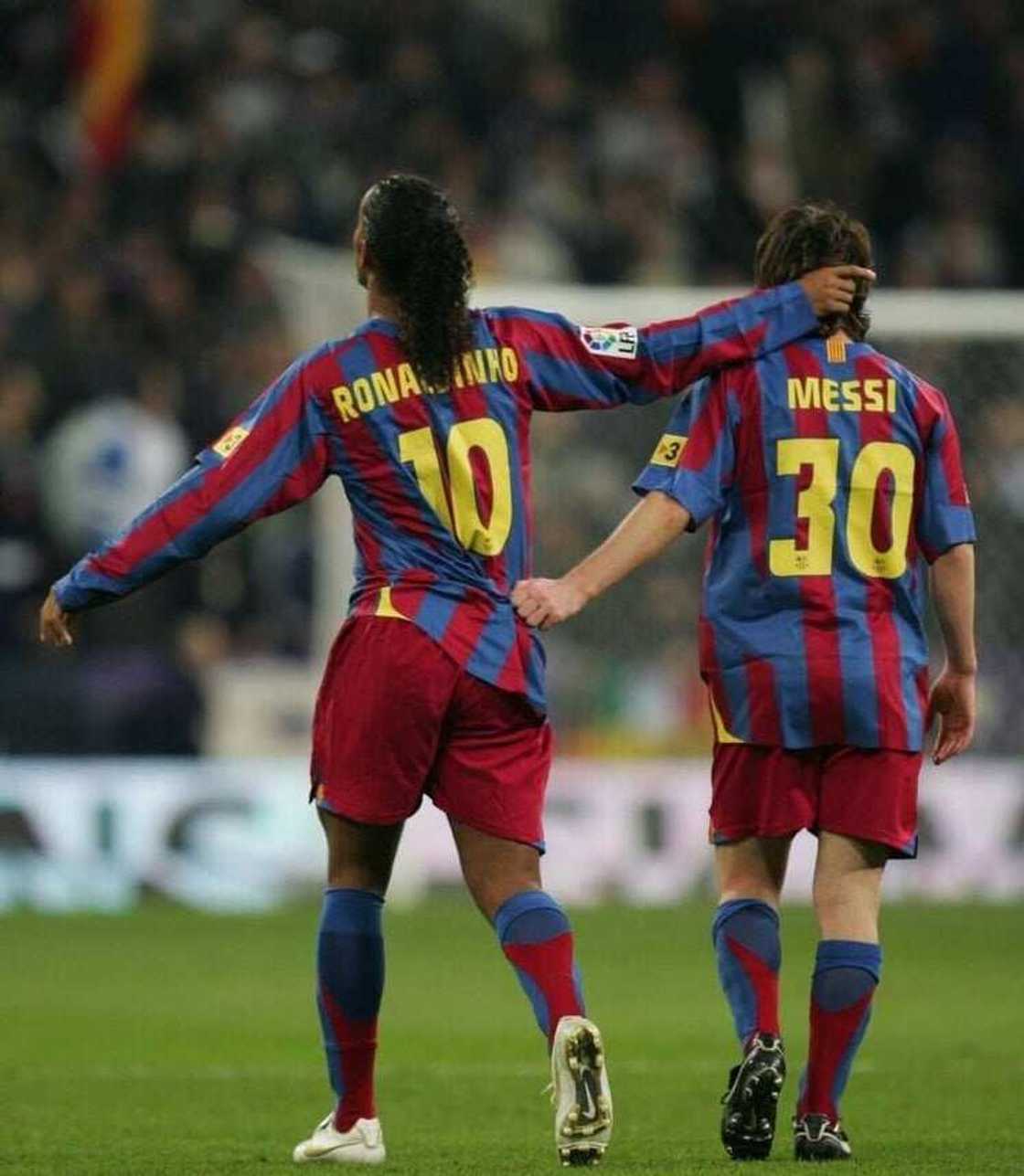 Messi zai dauki hayar Lauyoyi, ya biyasu Miliyan €4 su fito da Ronaldinho Messi zai dauki hayar Lauyoyi, ya biyasu Miliyan €4 su fito da Ronaldinho