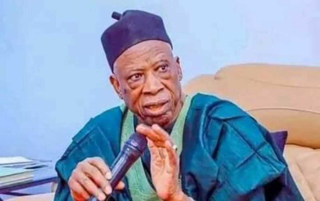 Manyan dalilai 5 da suka sanya Adamu yin murabus Manyan dalilai 5 da suka sanya Adamu yin murabus