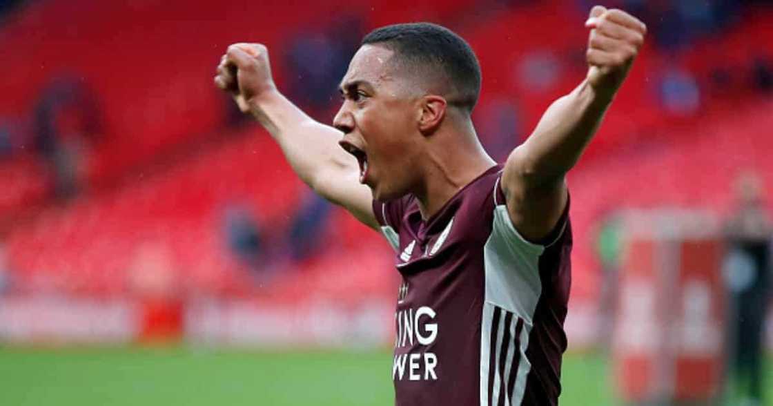 Ex-Premier League Referee Explains Why Var Did Not Rule out Tielemans' Fa Cup Stunner vs Chelsea Ex-Premier League Referee Explains Why Var Did Not Rule out Tielemans' Fa Cup Stunner vs Chelsea