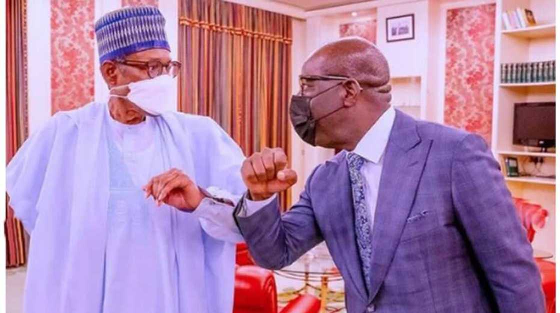 Bikin sauya sheka: Gwamna ya gana da Buhari, ana zargin zai sauya sheka, ya fito ya yi bayani Bikin sauya sheka: Gwamna ya gana da Buhari, ana zargin zai sauya sheka, ya fito ya yi bayani