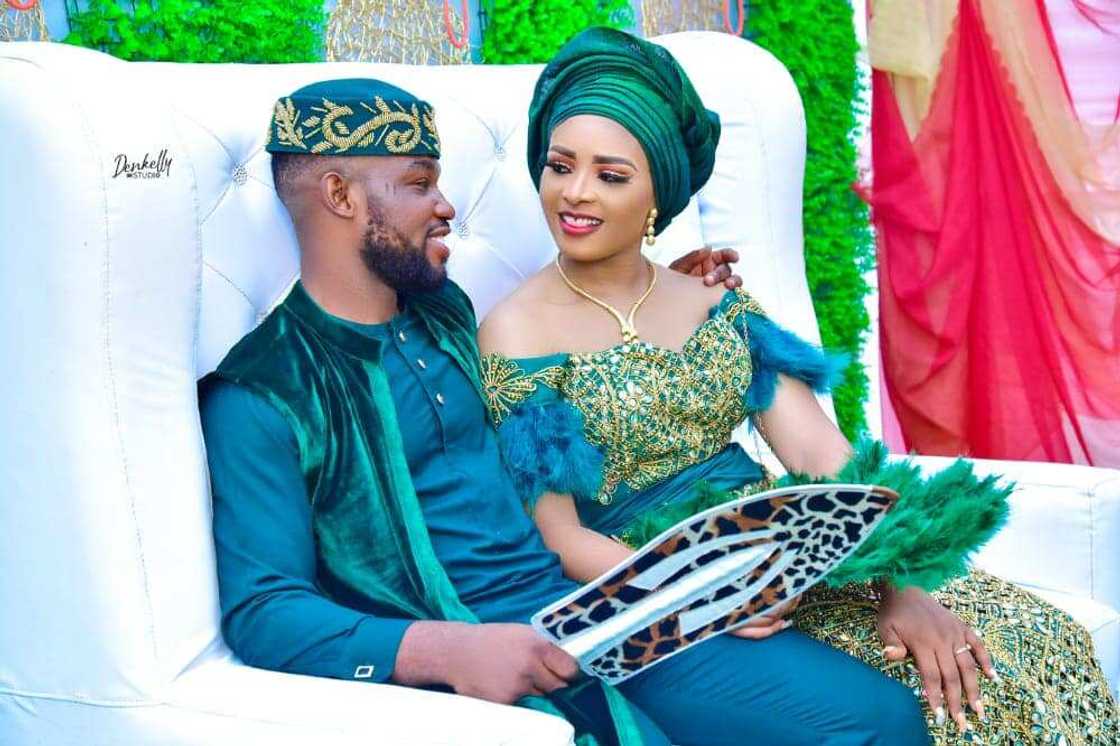 Soyayyar Facebook: Ma'auratan da suka hadu a Facebook, sun bayyana firarsu ta farko Soyayyar Facebook: Ma'auratan da suka hadu a Facebook, sun bayyana firarsu ta farko