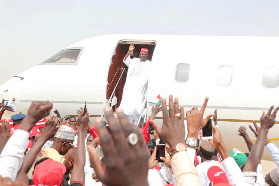 Atiku yayin isowar sa jihar Kano Atiku yayin isowar sa jihar Kano