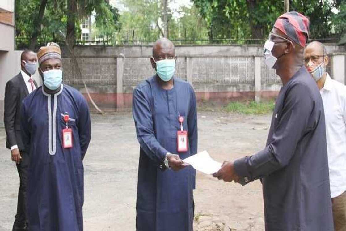 Yanzu yanzu: EFCC ta bayar da gidajen Diezani a matsayin cibiyoyin killace masu korona Yanzu yanzu: EFCC ta bayar da gidajen Diezani a matsayin cibiyoyin killace masu korona