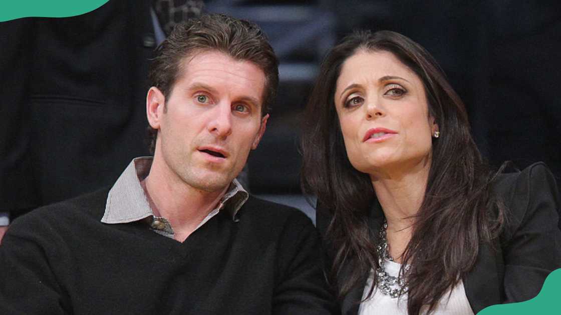 Bethenny Frankel and Jason Hoppy attend a basketball game
