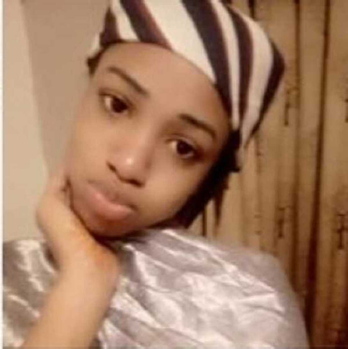 Ai ka ji irin ta: Sadiya, tsaleliyar budurwa, ta bata bayan ta tafi ganin saurayi da suka hadu a dandalin sada zumunta (Hotuna) Ai ka ji irin ta: Sadiya, tsaleliyar budurwa, ta bata bayan ta tafi ganin saurayi da suka hadu a dandalin sada zumunta (Hotuna)