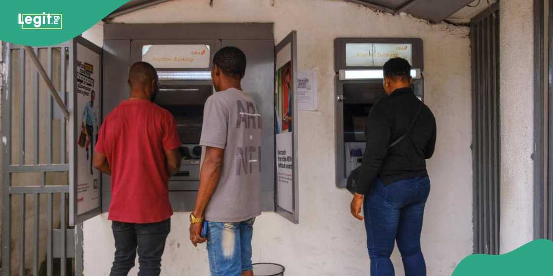 Bank customers ATM Bank customers ATM