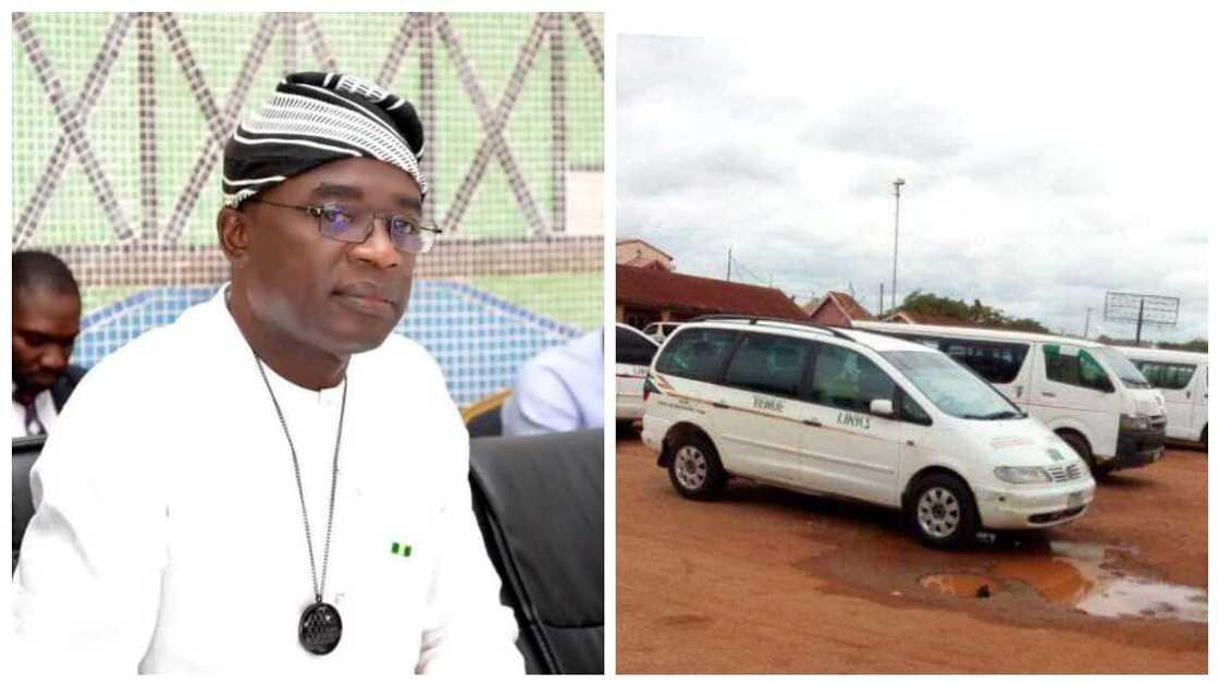 Yan bindiga sun tare motocin gwamnatin Benue. Yan bindiga sun tare motocin gwamnatin Benue.