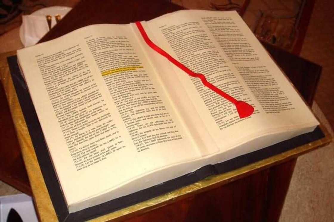 Open bible cake Open bible cake