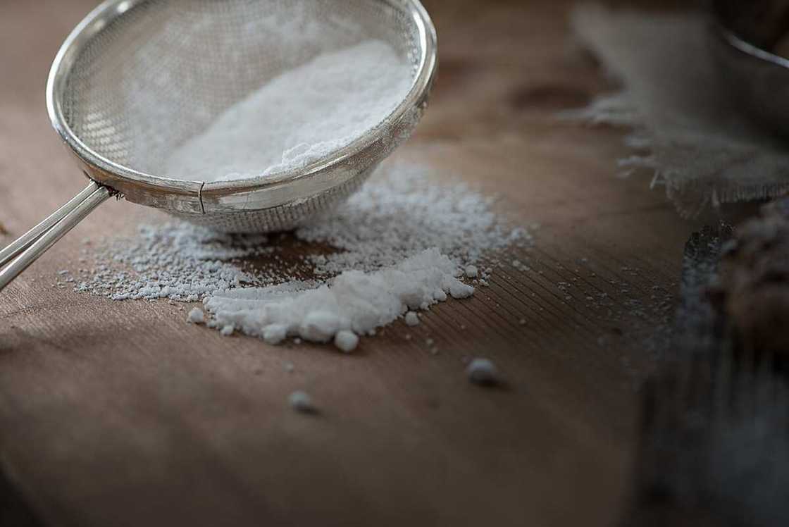 Cassava flour production and uses in Nigeria Cassava flour production and uses in Nigeria