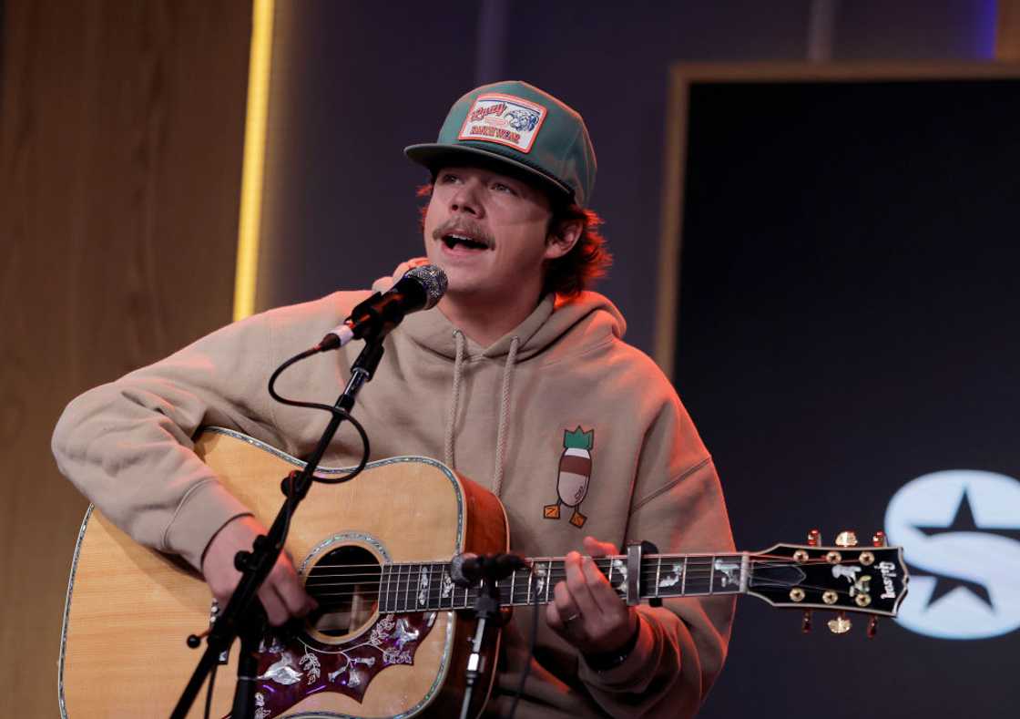 Dylan Marlowe performs at SiriusXM Studios Dylan Marlowe performs at SiriusXM Studios