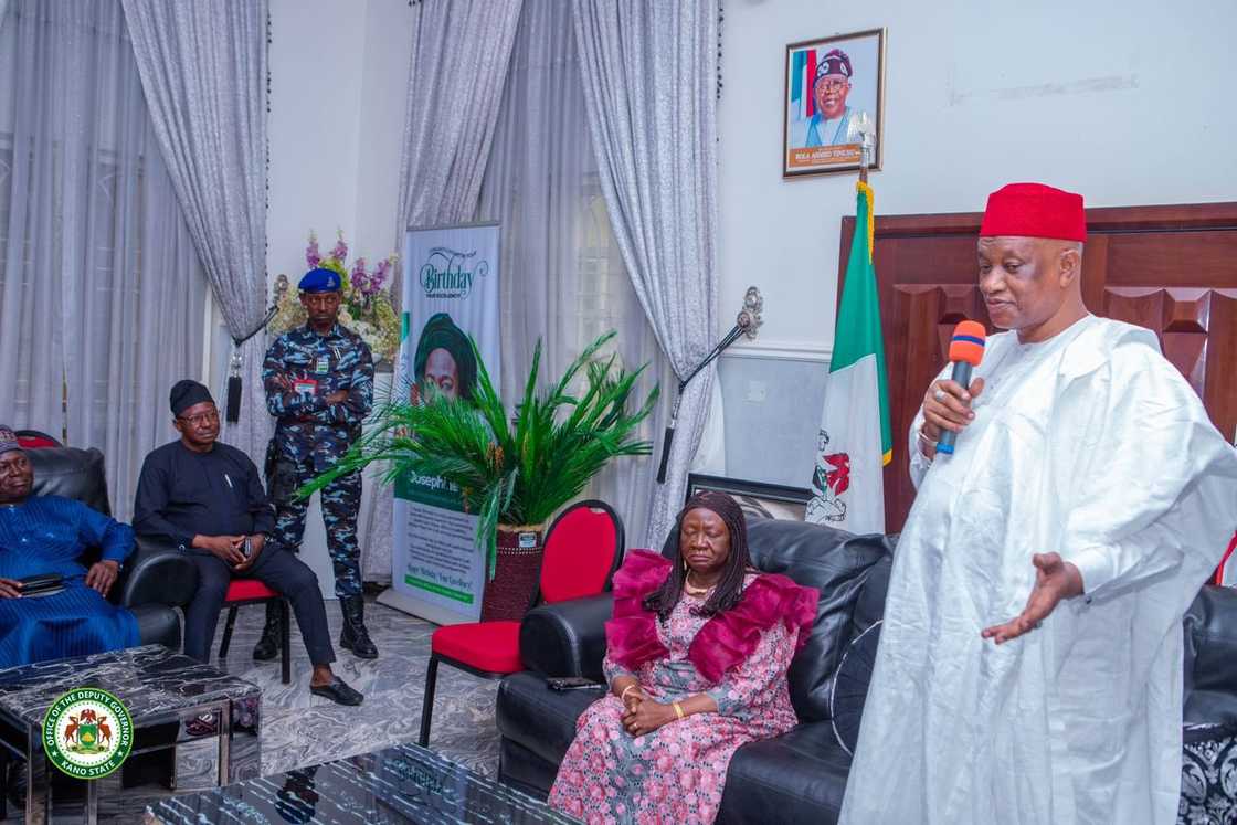 Mataimakin gwamnan Kano yayin ganawa da mataimakiyar gwamnan jihar Filato Mataimakin gwamnan Kano yayin ganawa da mataimakiyar gwamnan jihar Filato