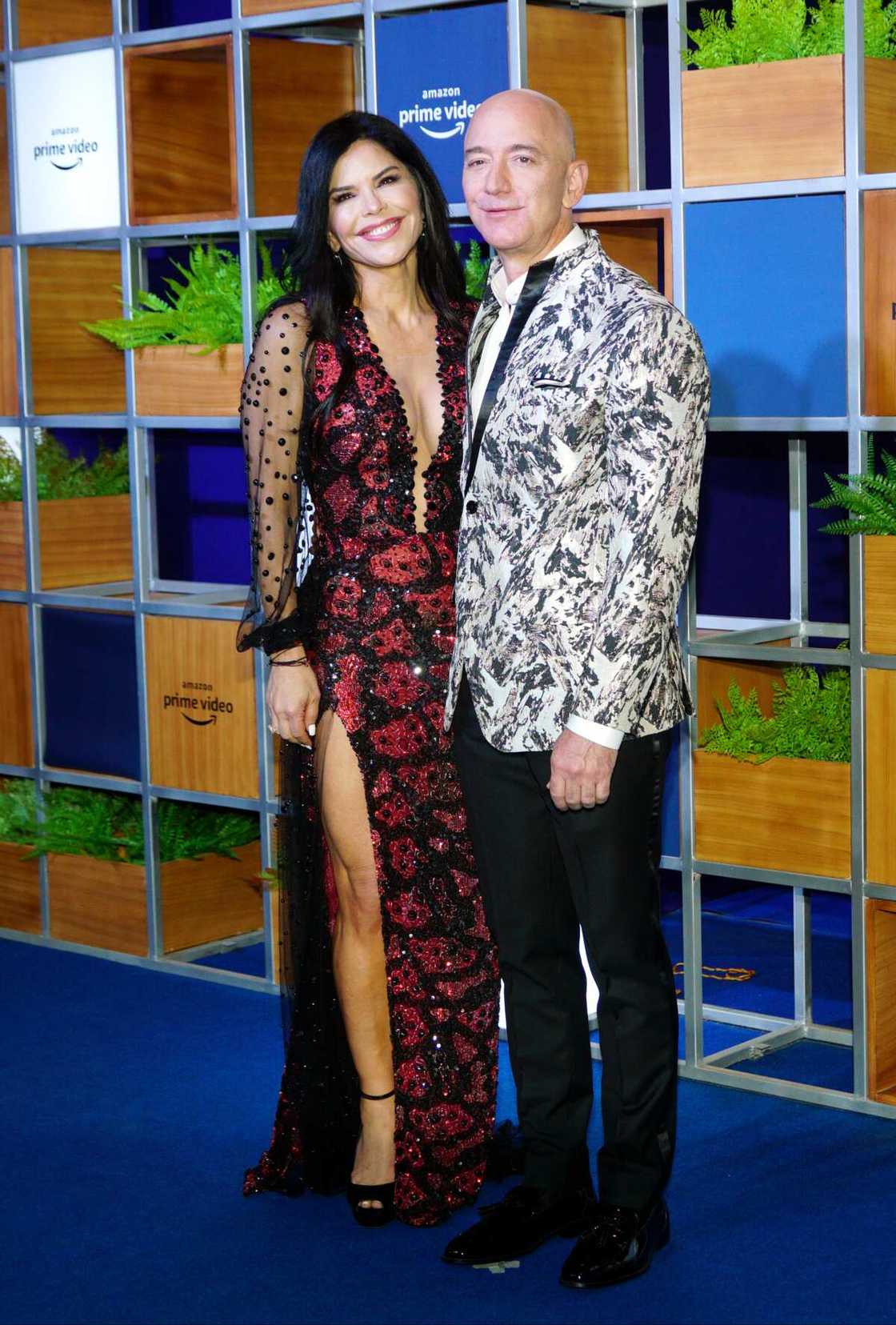 Jeff Bezos and Lauren Sanchez Jeff Bezos and Lauren Sanchez