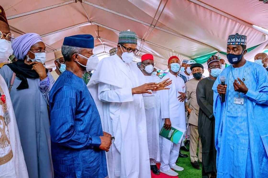 Dalla-dalla: Yadda za a samu tallafin bashin FG ga masu kananan sana'o'i Dalla-dalla: Yadda za a samu tallafin bashin FG ga masu kananan sana'o'i