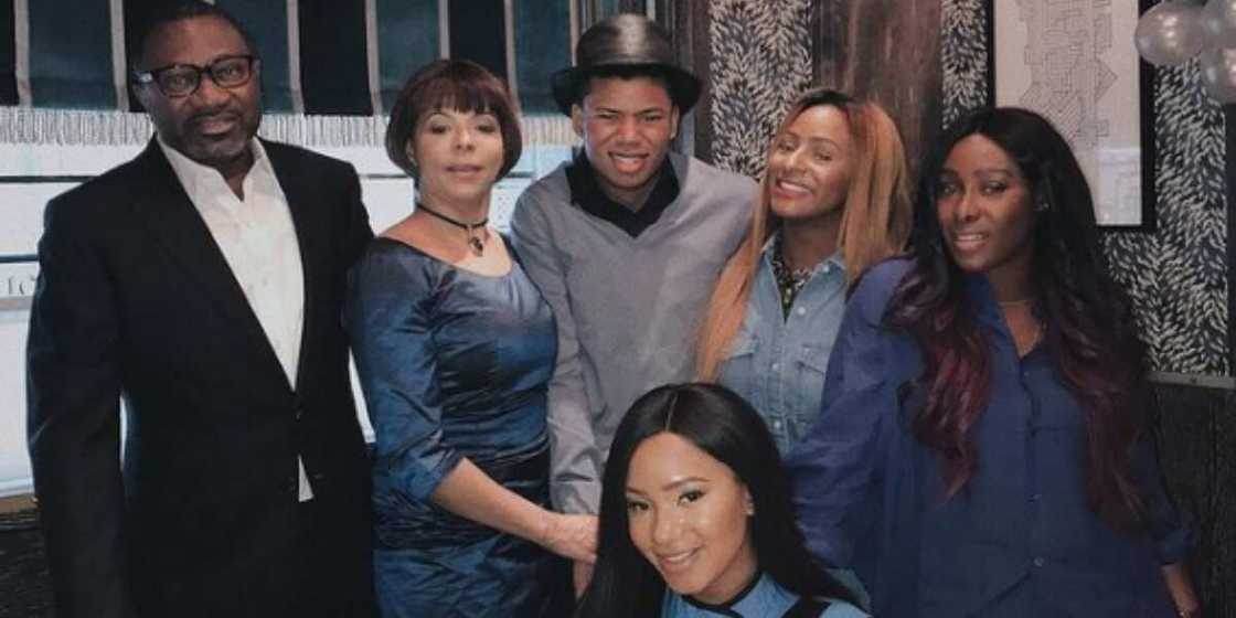 6 times billionaire businessman Femi Otedola and his kids give Nigerians family goals 6 times billionaire businessman Femi Otedola and his kids give Nigerians family goals