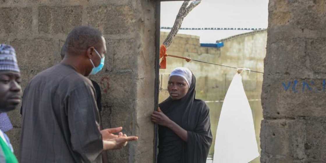 Ambaliya: Zulum ya fita karfe 6 na safe don duba inda ruwa ya yi wa aiki Ambaliya: Zulum ya fita karfe 6 na safe don duba inda ruwa ya yi wa aiki