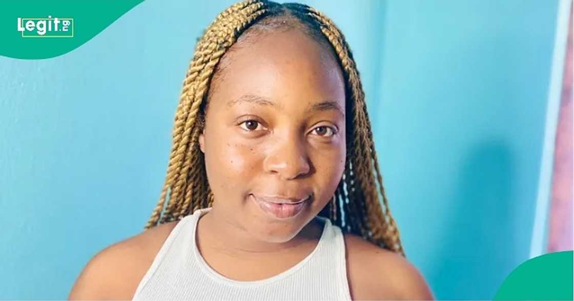 Lady who secretly linked her boyfriend's WhatsApp to her phone cries bitterly. Lady who secretly linked her boyfriend's WhatsApp to her phone cries bitterly.