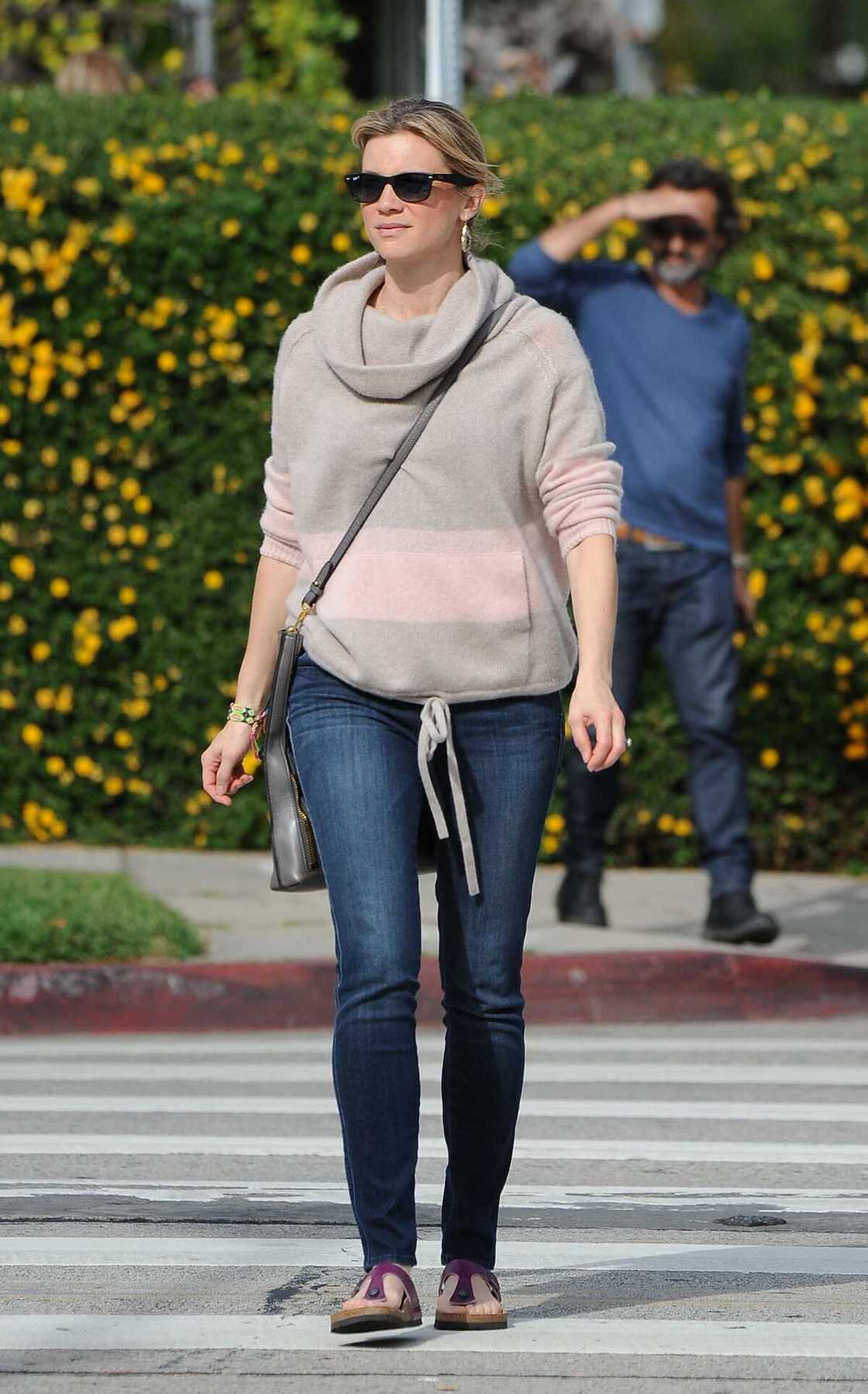 amy smart height amy smart height