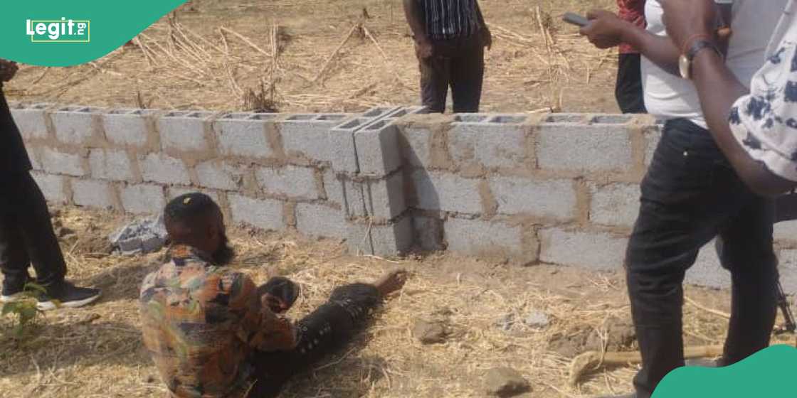 Man nabbed with severed head of alleged girlfriend Man nabbed with severed head of alleged girlfriend