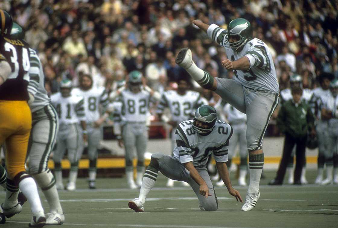 Tom Dempsey in action for the Philadelphia Eagles