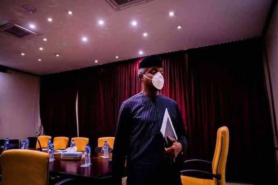 Gwamnatin tarayya za ta tilasta wa jama'a amfani da takunkumin rufe fuska saboda covid-19 Gwamnatin tarayya za ta tilasta wa jama'a amfani da takunkumin rufe fuska saboda covid-19