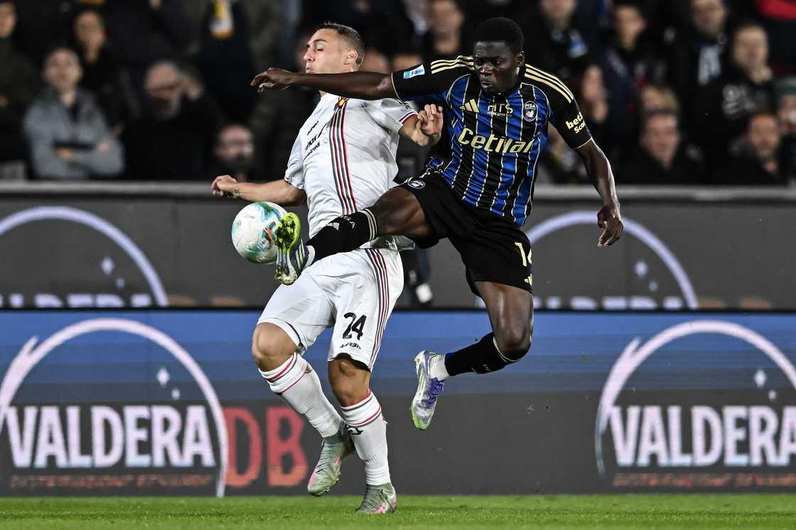 Ebenezer Akinsanmiro, Pisa, Cremonese, Serie A