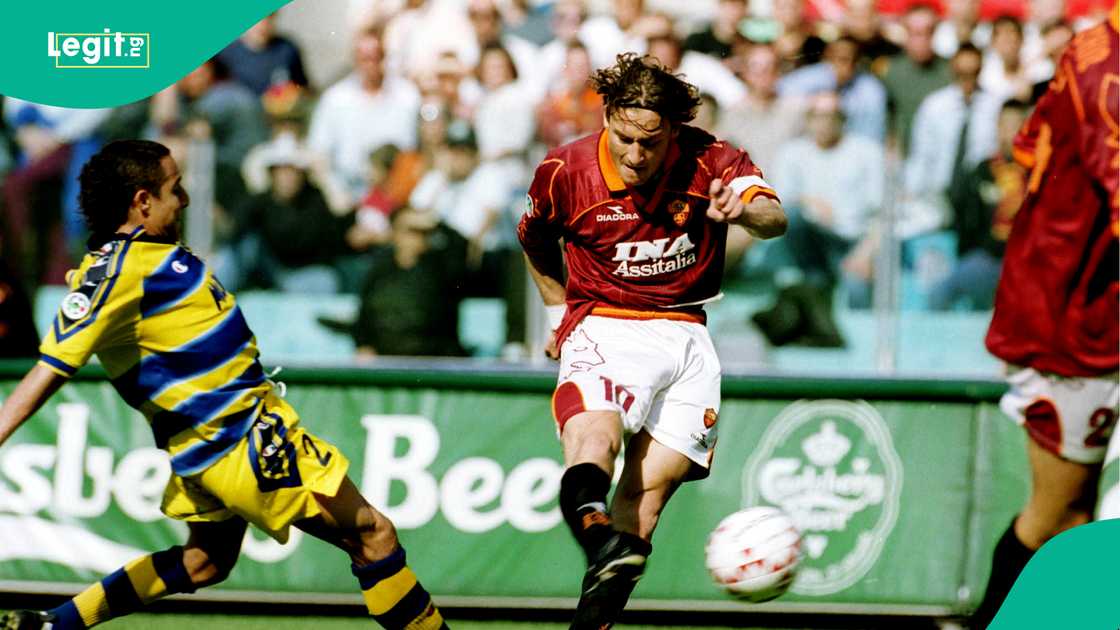 Jorge Bolano, Francesco Totti, Parma, Roma. Jorge Bolano, Francesco Totti, Parma, Roma.