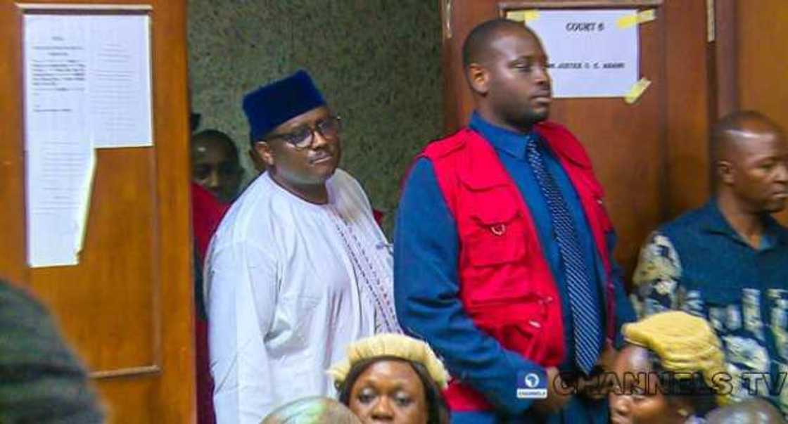 Yaki da cin hanci: An saki Abdulrasheed Maina daga gidan yari Yaki da cin hanci: An saki Abdulrasheed Maina daga gidan yari