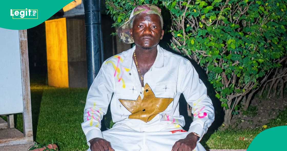 Portable meets Seyi Tinubu at Seyi Vodi's 50th birthday party. Portable meets Seyi Tinubu at Seyi Vodi's 50th birthday party.