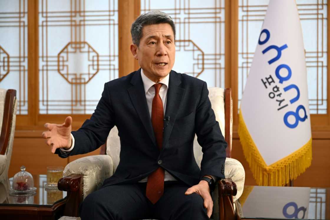 Pohang City Mayor Lee Kang-deok says the South Korean economy will be destabilised if the steel industry collapses Pohang City Mayor Lee Kang-deok says the South Korean economy will be destabilised if the steel industry collapses