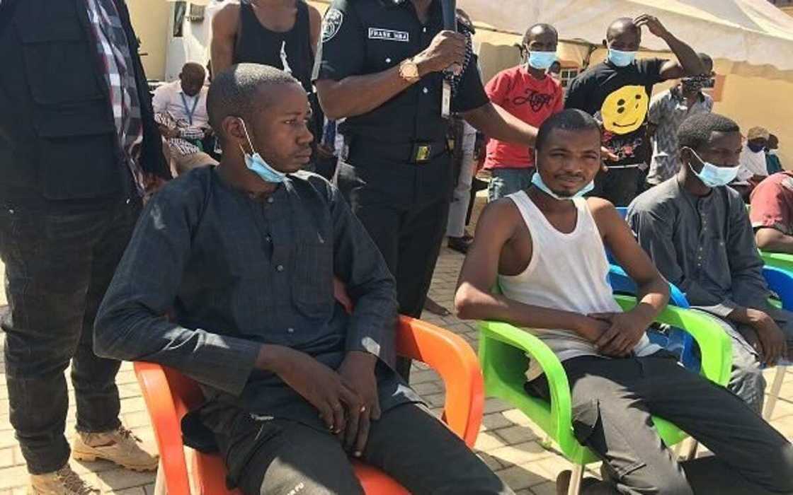 Mai garkuwa ya biya kudin fansa don fansar kansa daga hannun wani mai garkuwar Mai garkuwa ya biya kudin fansa don fansar kansa daga hannun wani mai garkuwar