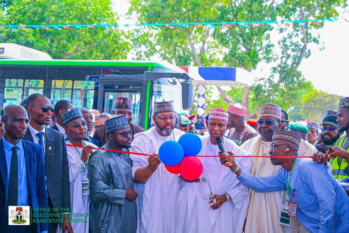 An samar da motocin CNG da wuraren gyaransu yayin da aka horar da matasa kusan 7,000 a Kano. An samar da motocin CNG da wuraren gyaransu yayin da aka horar da matasa kusan 7,000 a Kano.