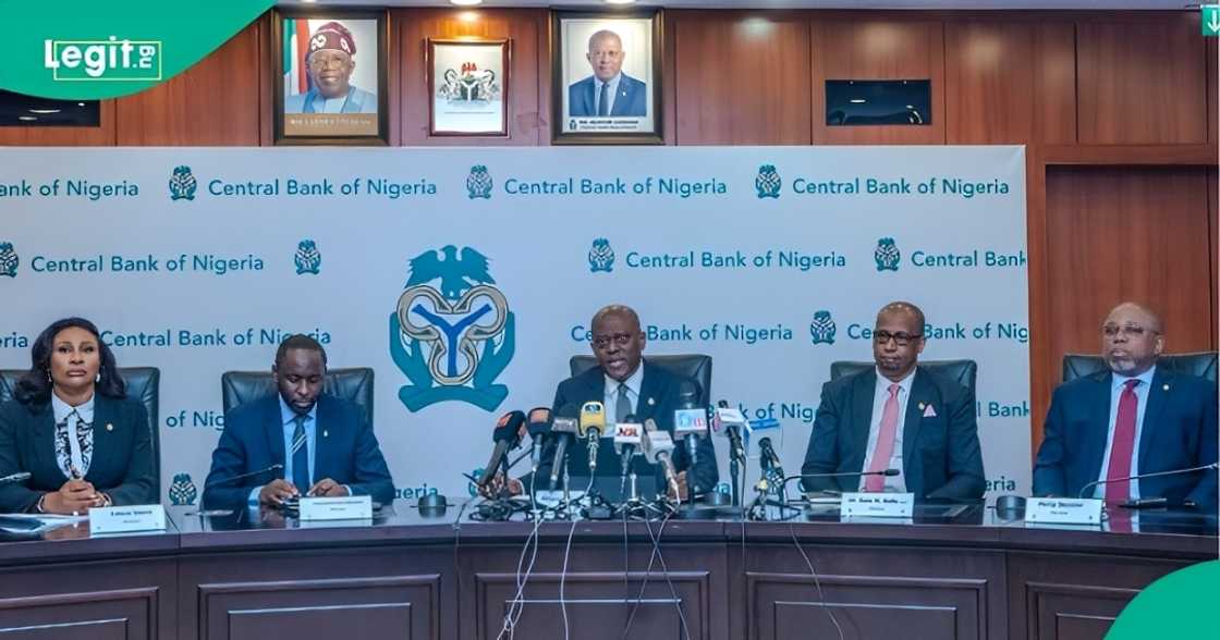 The Central Bank of Nigeria gives orders to major banks in Nigeria, including CBN to UBA, Access, Zenith, FBN, and GTBank, on succession. The Central Bank of Nigeria gives orders to major banks in Nigeria, including CBN to UBA, Access, Zenith, FBN, and GTBank, on succession.
